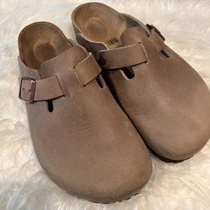 Birkenstock Boston Clogs in Oiled Tobacco - size 39